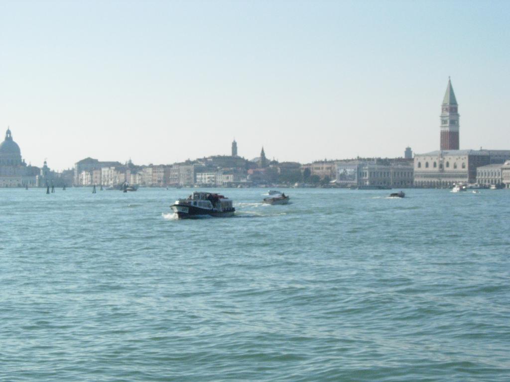 Appartamento Vacanze Casadueottanta Loc-13704 Venedig Exteriör bild